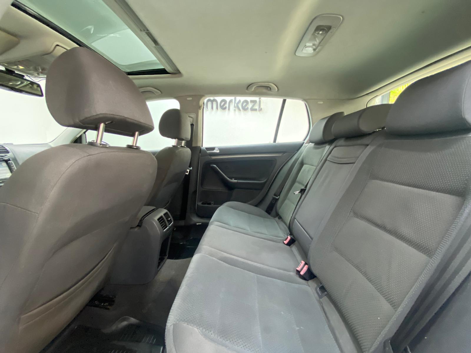 VOLKSWAGEN GOLF 24